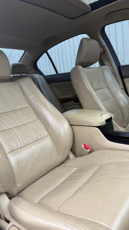 2010 Honda Accord Image 17