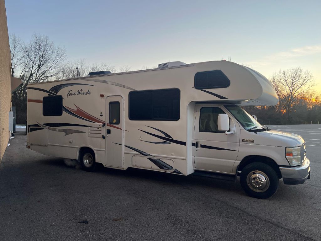 2011 Ford Econoline Image 4