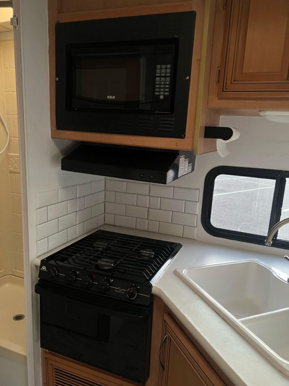 2011 Ford Econoline Image 7