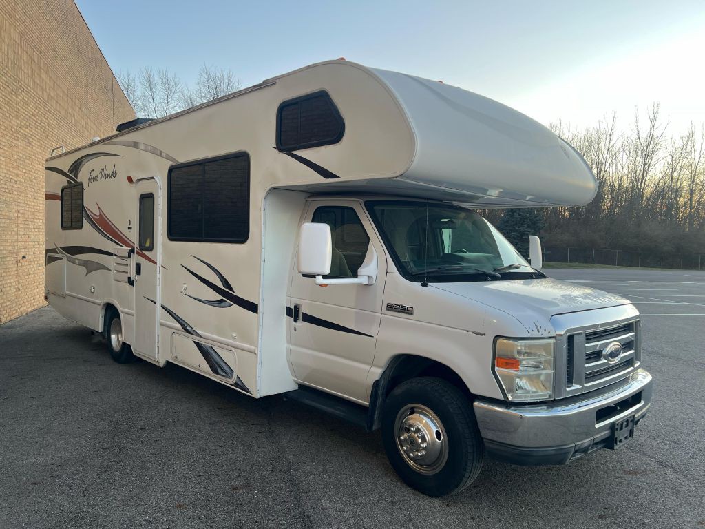 2011 Ford Econoline Image 24