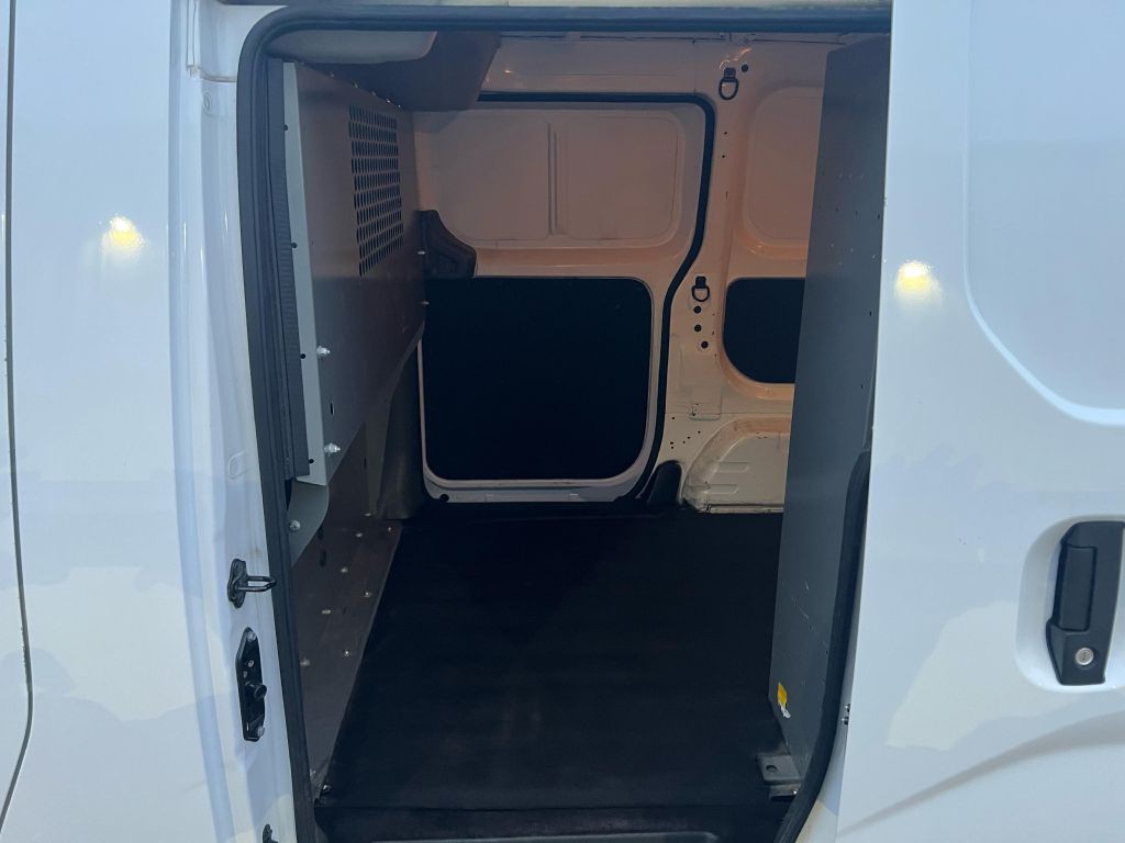 2021 Nissan NV200 Image 19