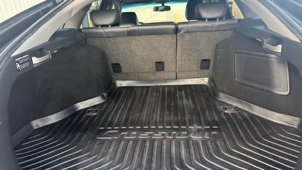 2012 Honda Crosstour Image 14