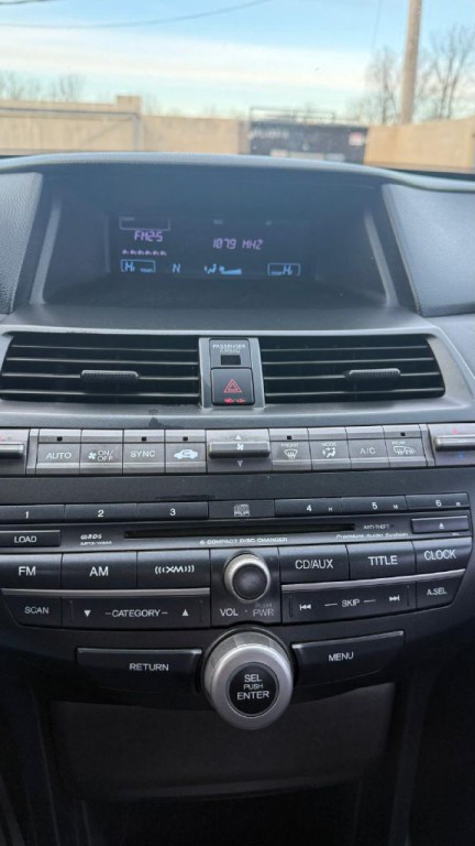 2010 Honda Accord Image 19