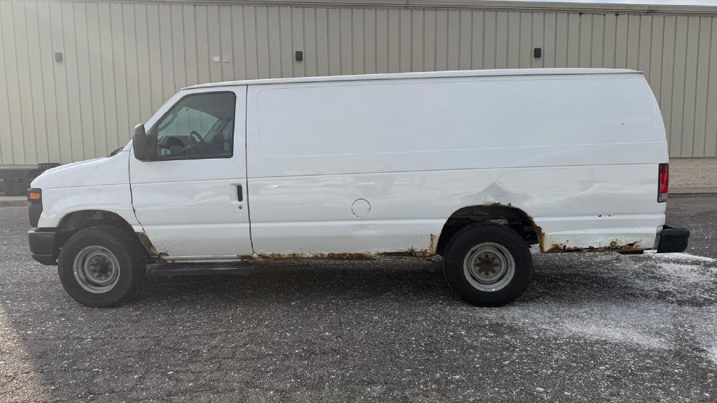 2012 Ford Econoline Image 2