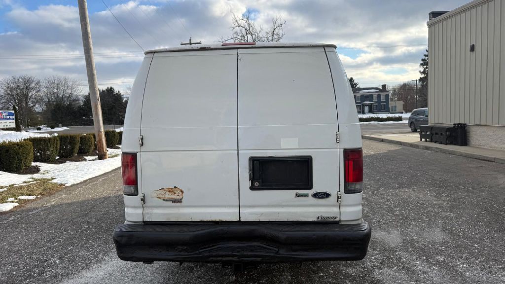2012 Ford Econoline Image 3