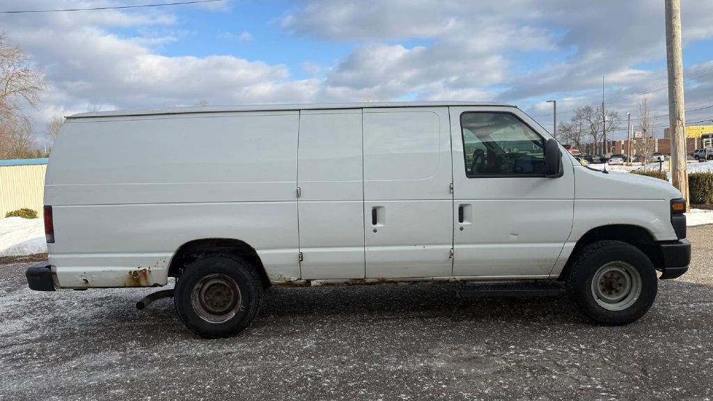 2012 Ford Econoline Image 6
