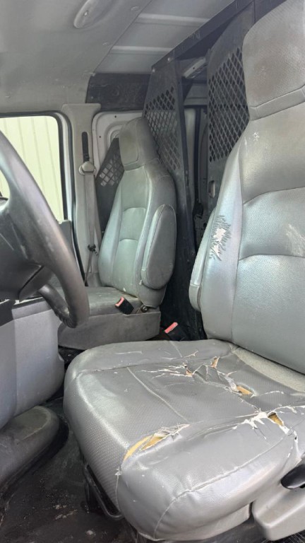 2012 Ford Econoline Image 10