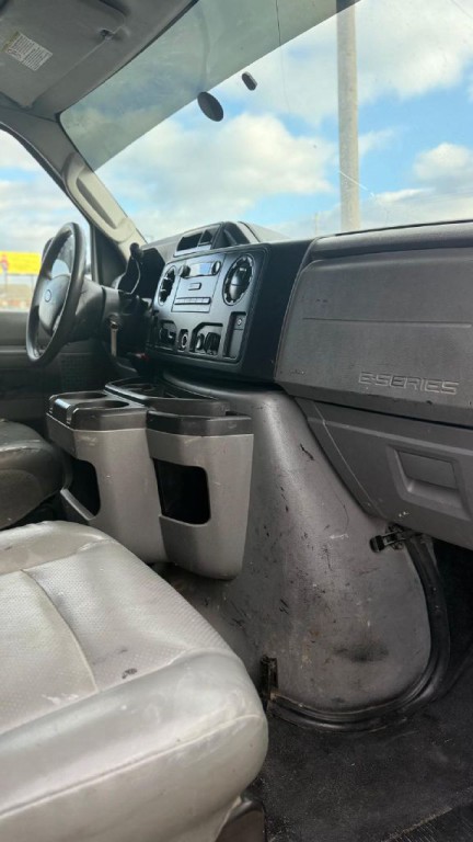 2012 Ford Econoline Image 13