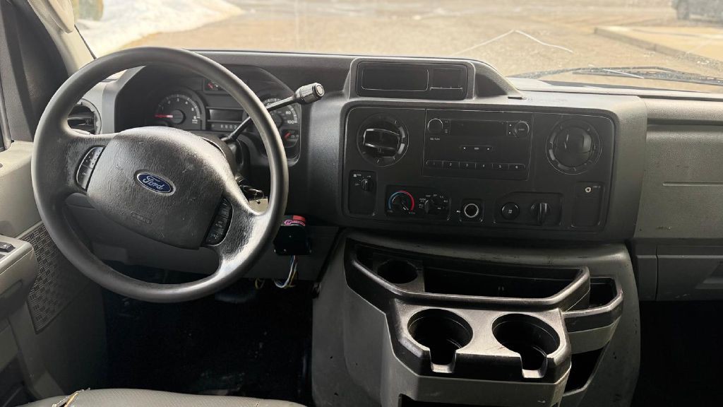 2012 Ford Econoline Image 18