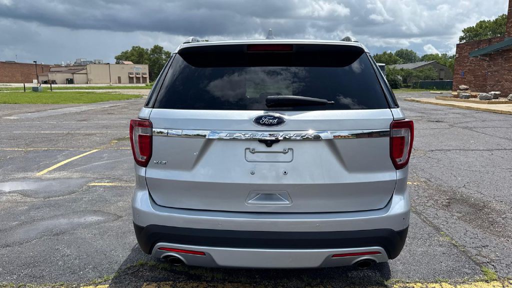 2017 Ford Explorer Image 4