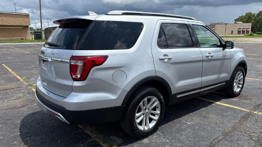 2017 Ford Explorer Image 5
