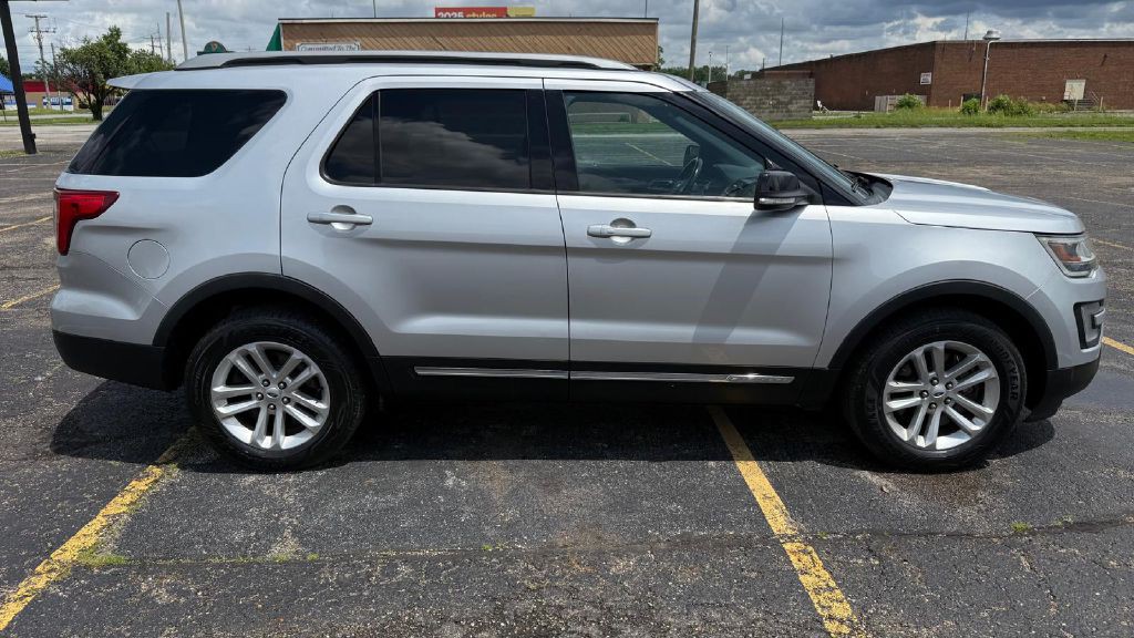 2017 Ford Explorer Image 6