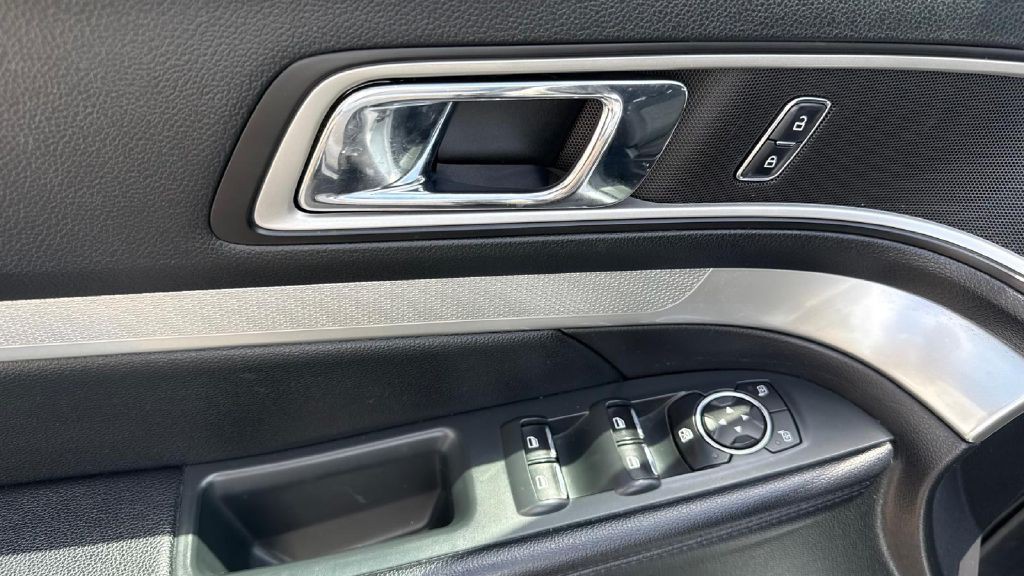 2017 Ford Explorer Image 11