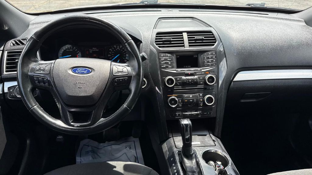 2017 Ford Explorer Image 12