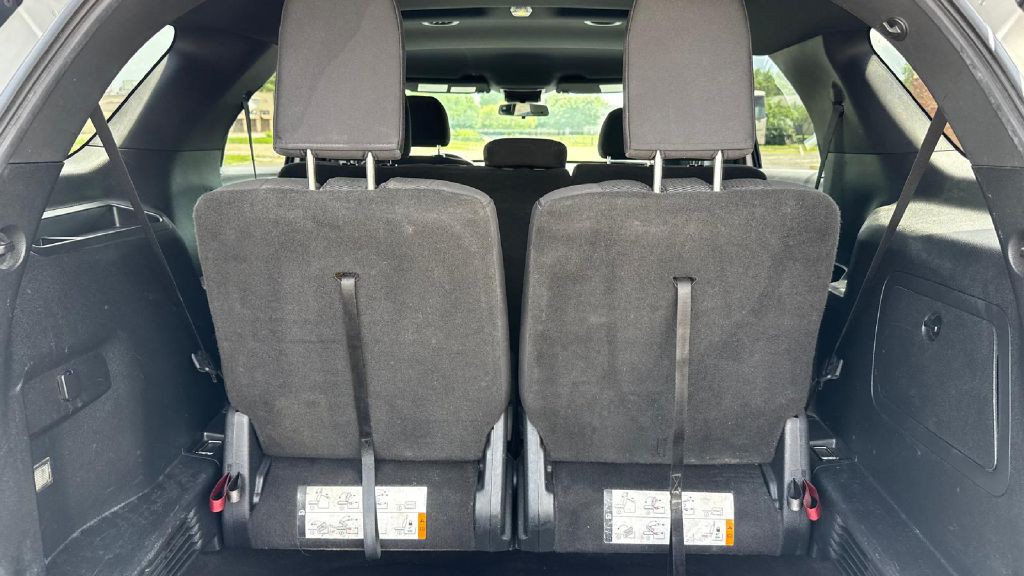 2017 Ford Explorer Image 16