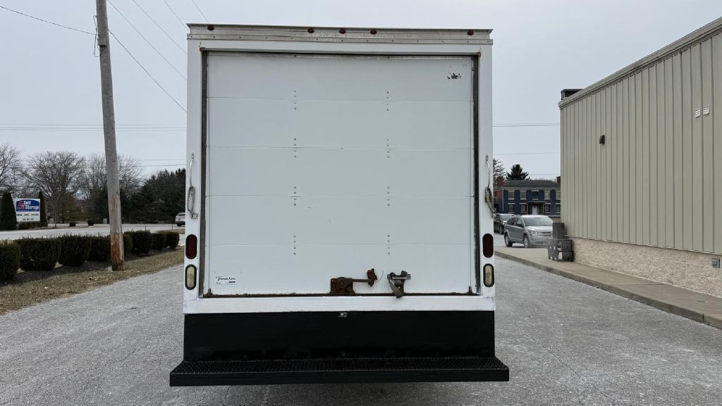 2018 Chevrolet Express Image 4