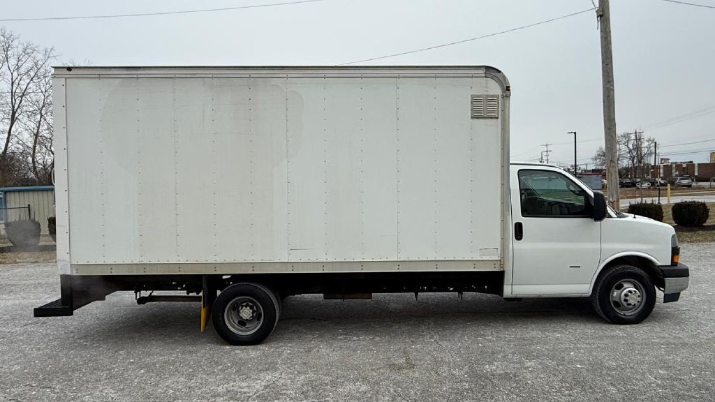 2018 Chevrolet Express Image 8