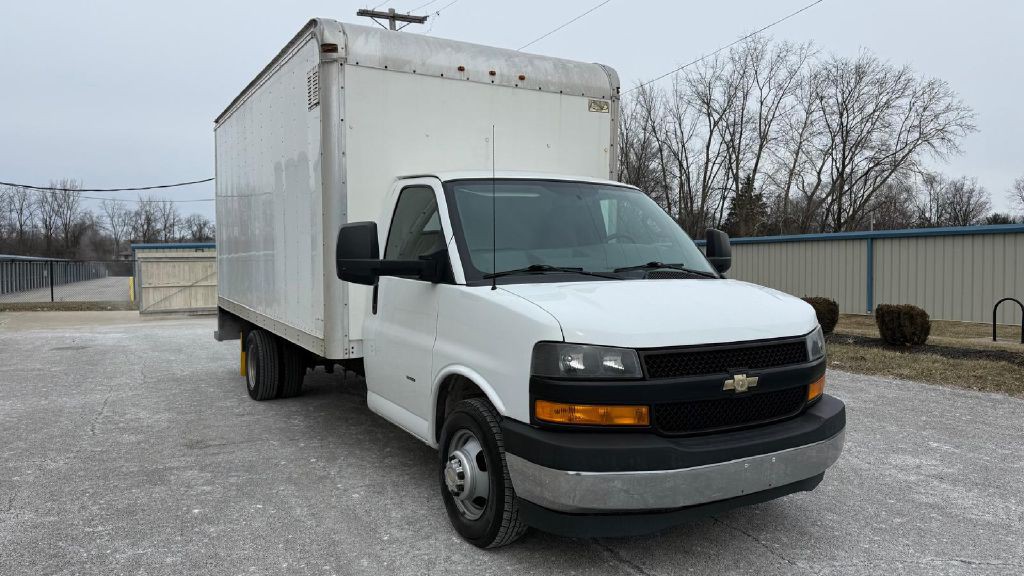 2018 Chevrolet Express Image 9
