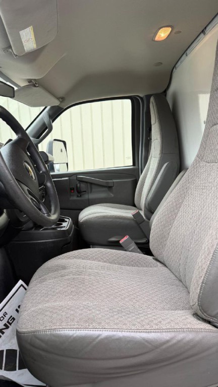 2018 Chevrolet Express Image 12