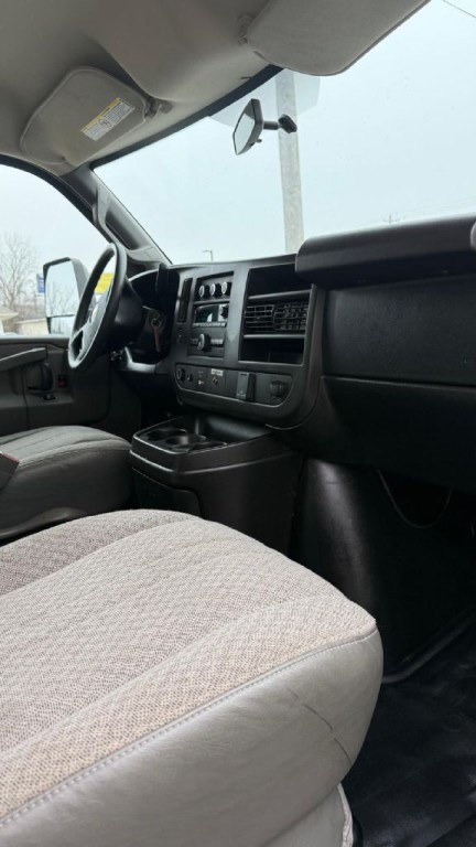 2018 Chevrolet Express Image 14
