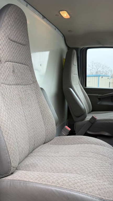2018 Chevrolet Express Image 15