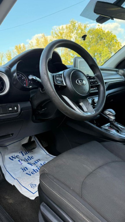 2021 Kia Forte Image 9