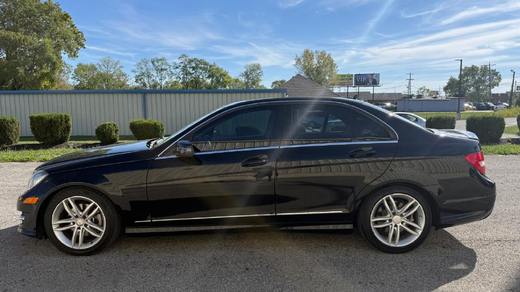 2012 Mercedes-Benz C-Class Image 2