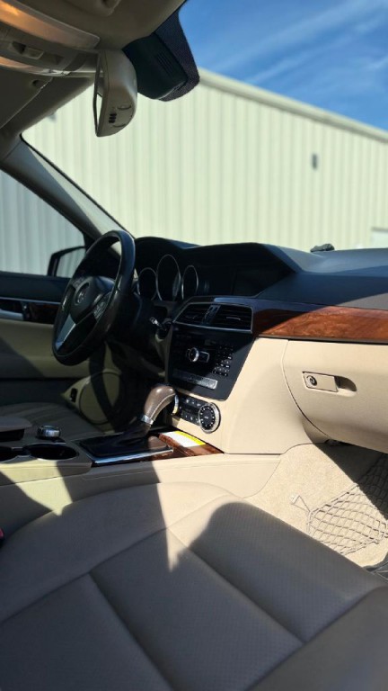 2012 Mercedes-Benz C-Class Image 12