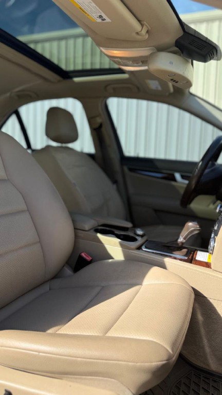 2012 Mercedes-Benz C-Class Image 13