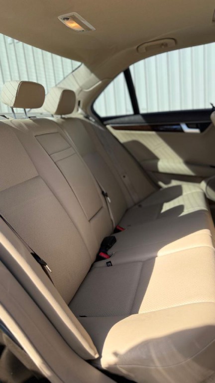 2012 Mercedes-Benz C-Class Image 15