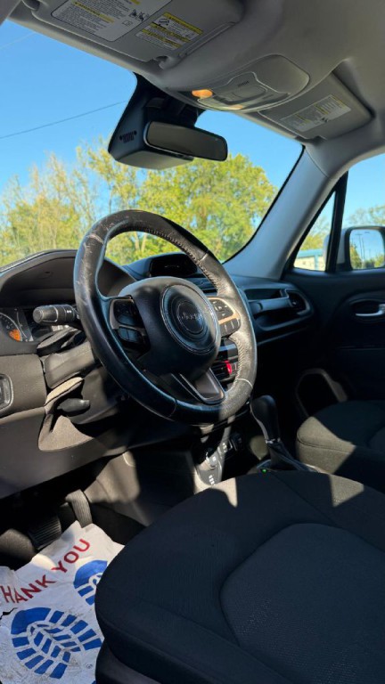 2017 Jeep Renegade Image 9