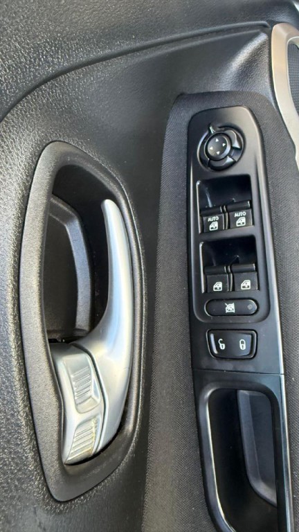 2017 Jeep Renegade Image 11