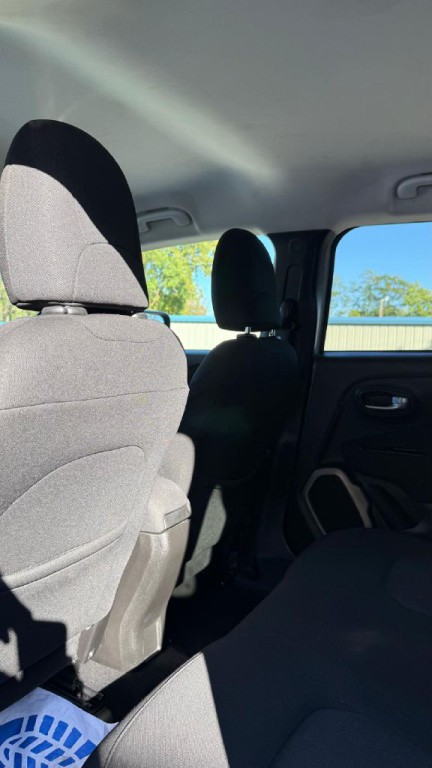 2017 Jeep Renegade Image 13