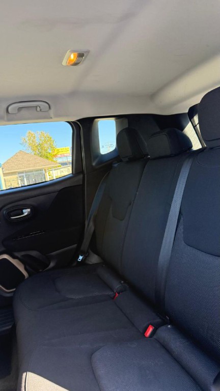 2017 Jeep Renegade Image 14