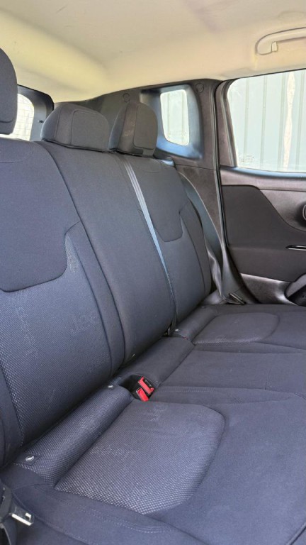 2017 Jeep Renegade Image 19