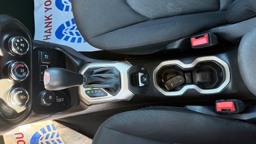 2017 Jeep Renegade Image 21