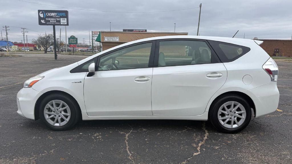 2012 Toyota Prius Image 2