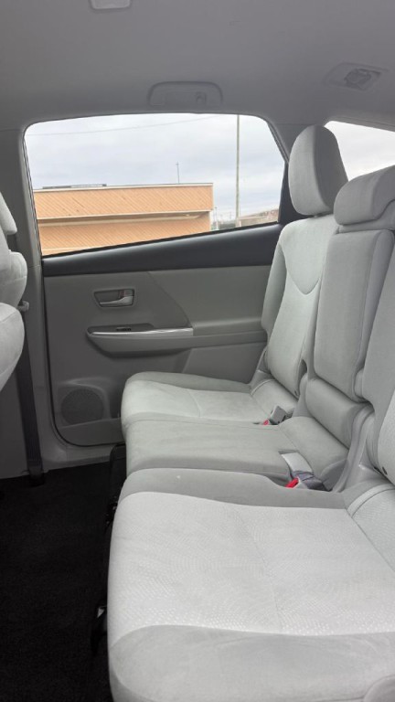 2012 Toyota Prius Image 13