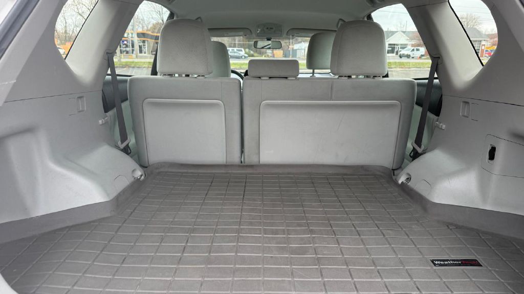 2012 Toyota Prius Image 14