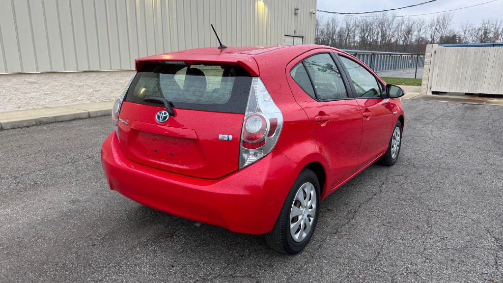 2013 Toyota Prius Image 5