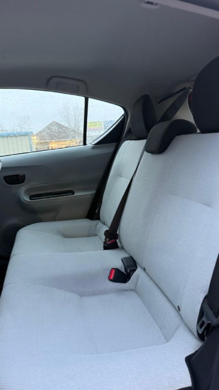 2013 Toyota Prius Image 14