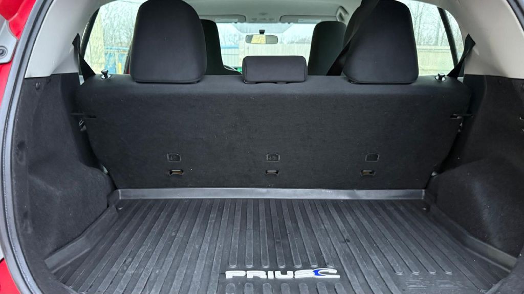 2013 Toyota Prius Image 15