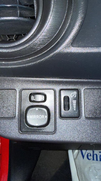 2013 Toyota Prius Image 20