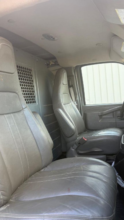 2017 Chevrolet Express Image 13
