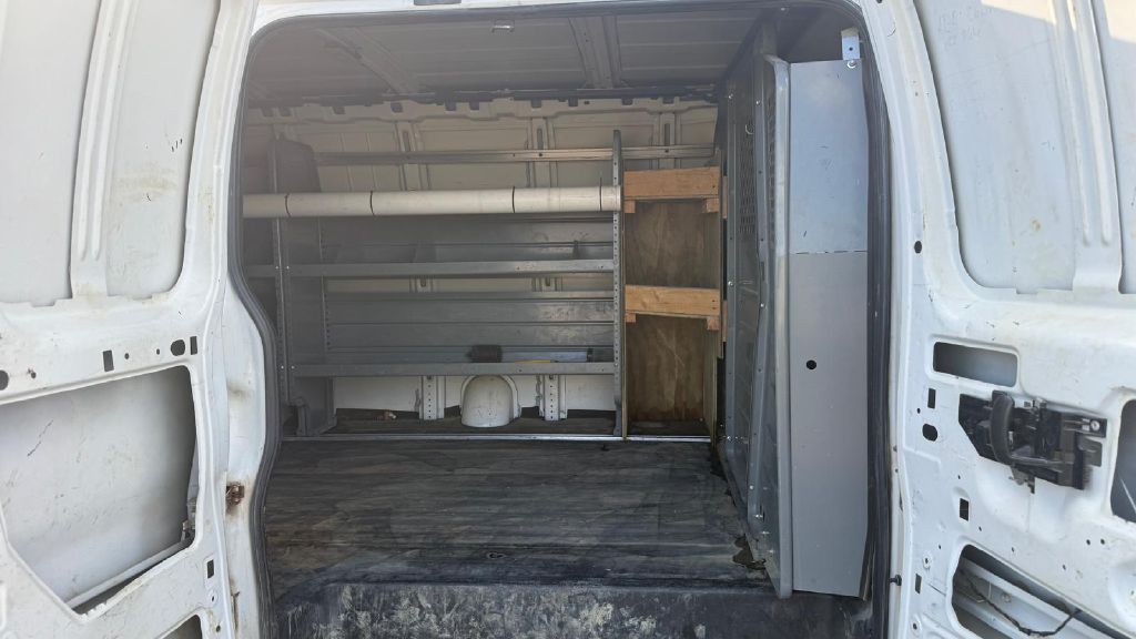 2017 Chevrolet Express Image 14