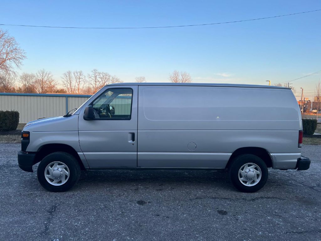 2012 Ford Econoline Image 2