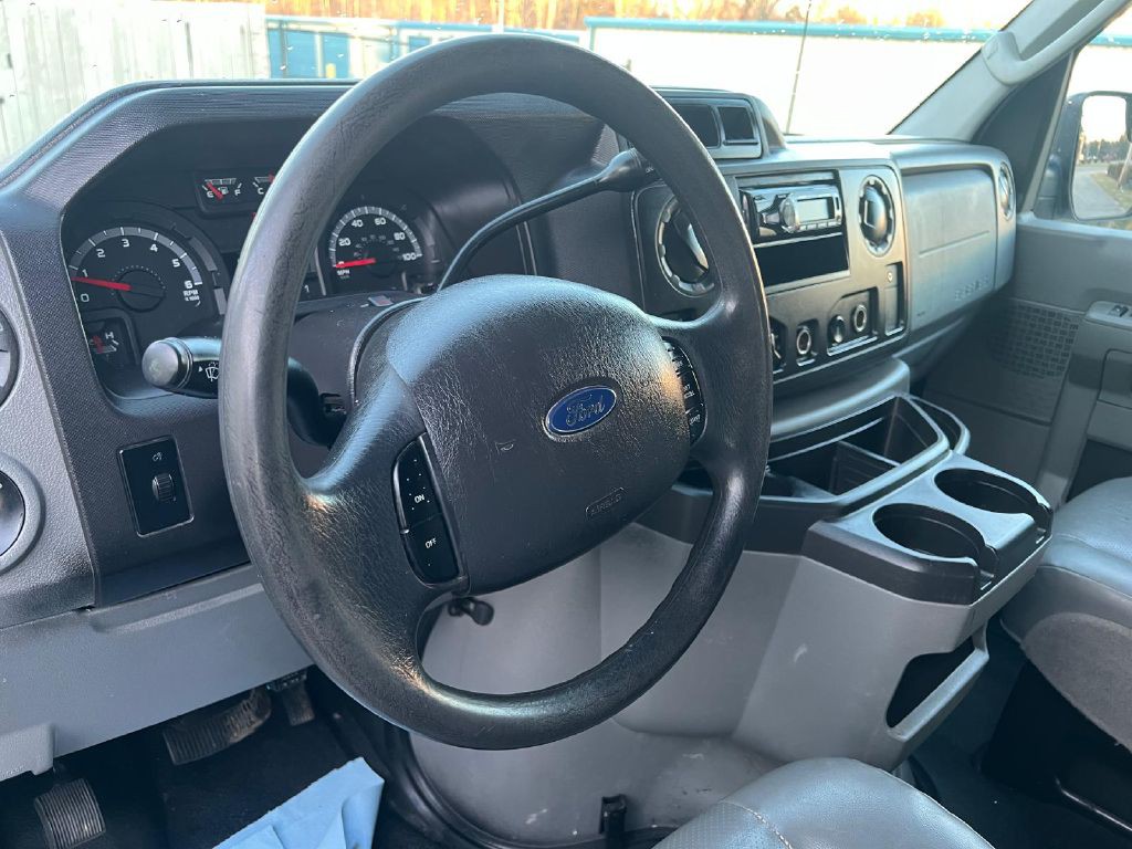 2012 Ford Econoline Image 9