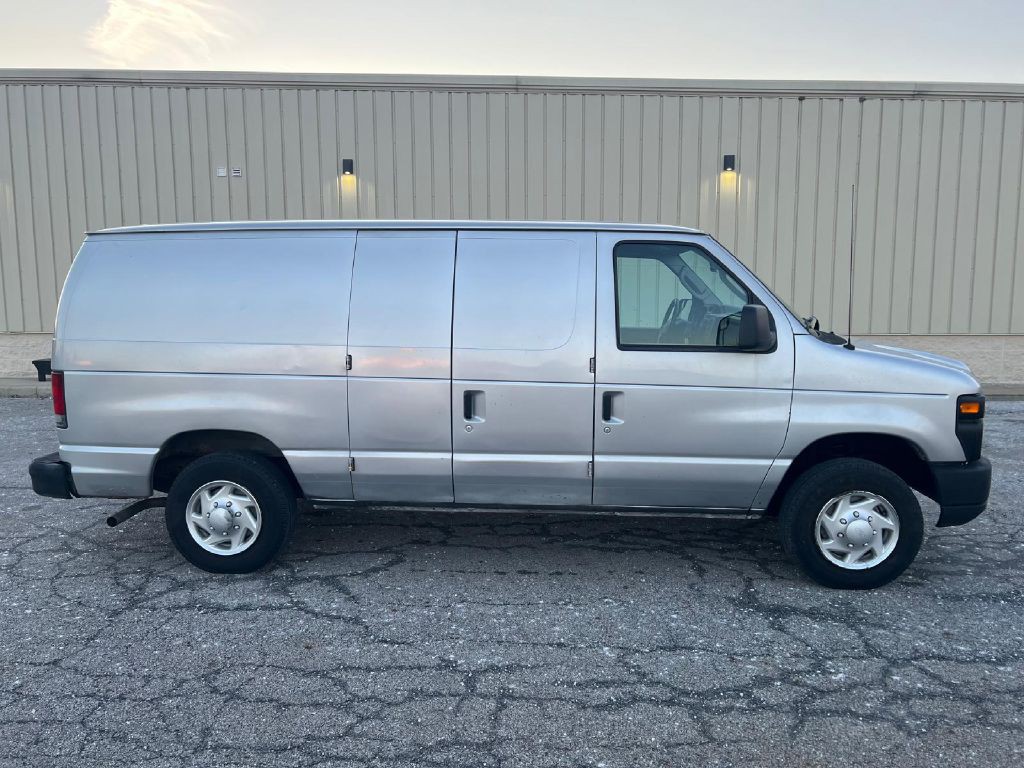 2012 Ford Econoline Image 11