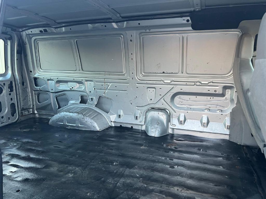 2012 Ford Econoline Image 13