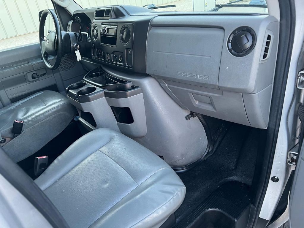 2012 Ford Econoline Image 14